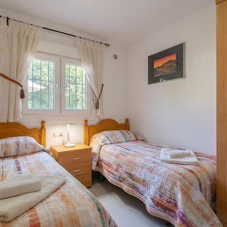 Heads 2 Holiday Homes Apartment Villamartin  Buitenkant foto