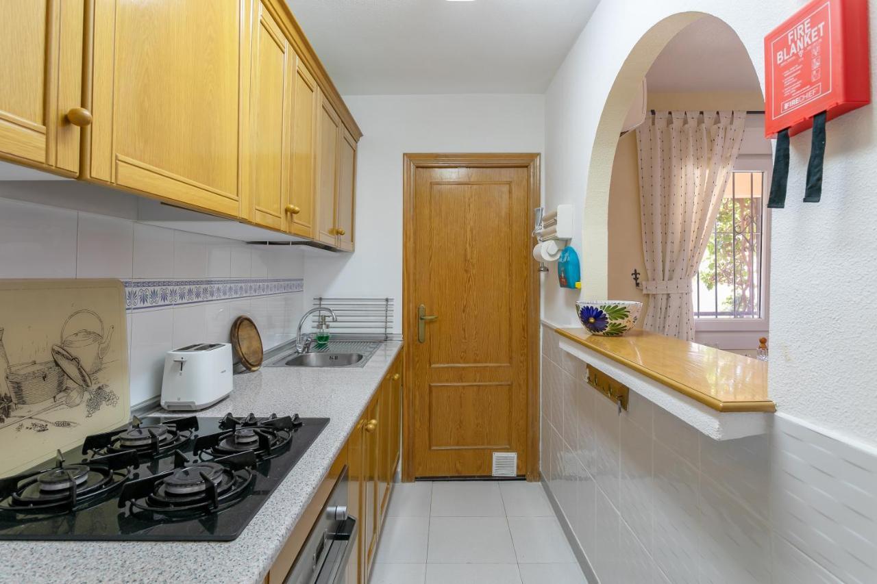 Heads 2 Holiday Homes Apartment Villamartin  Buitenkant foto