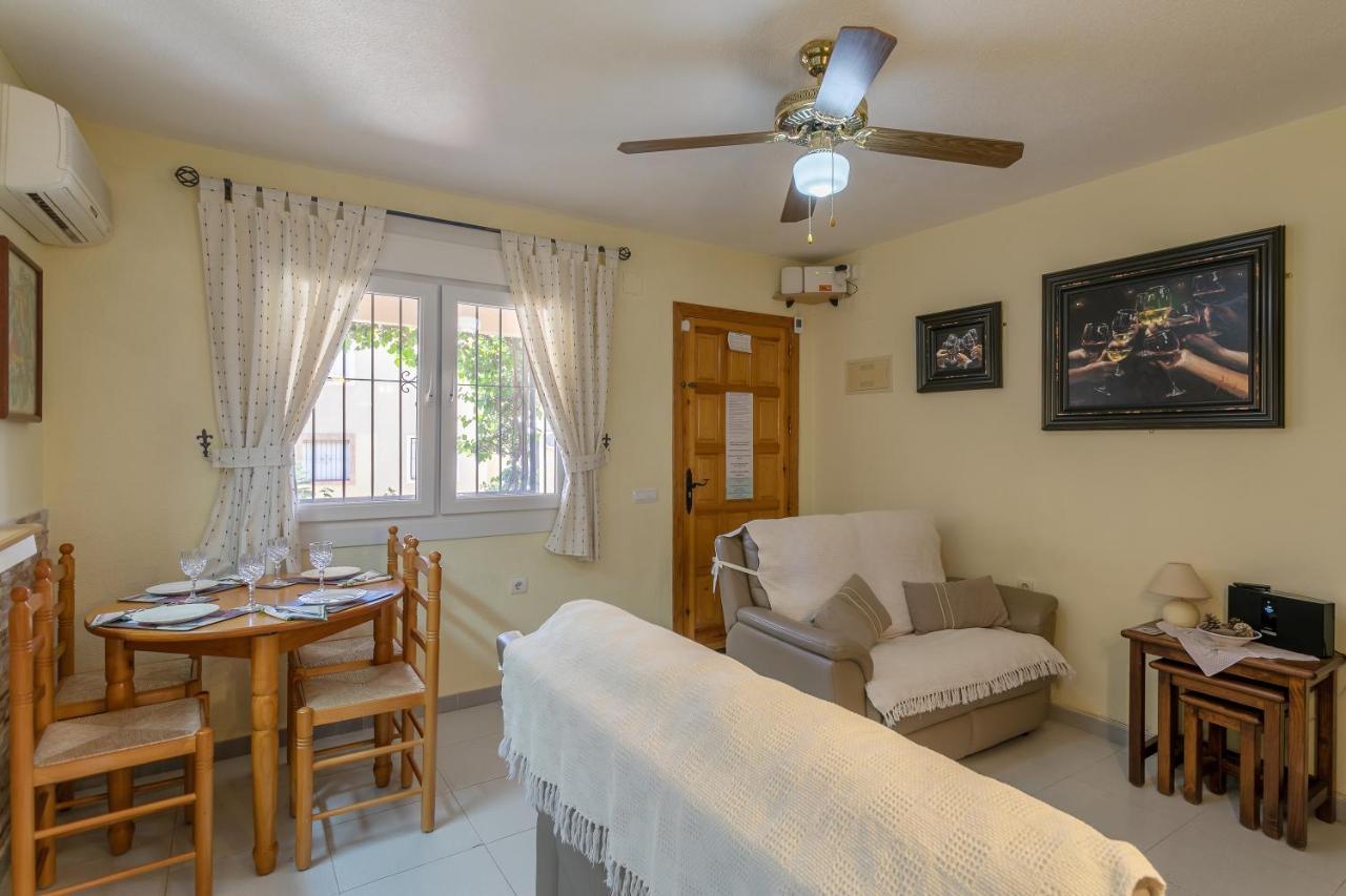 Heads 2 Holiday Homes Apartment Villamartin  Buitenkant foto