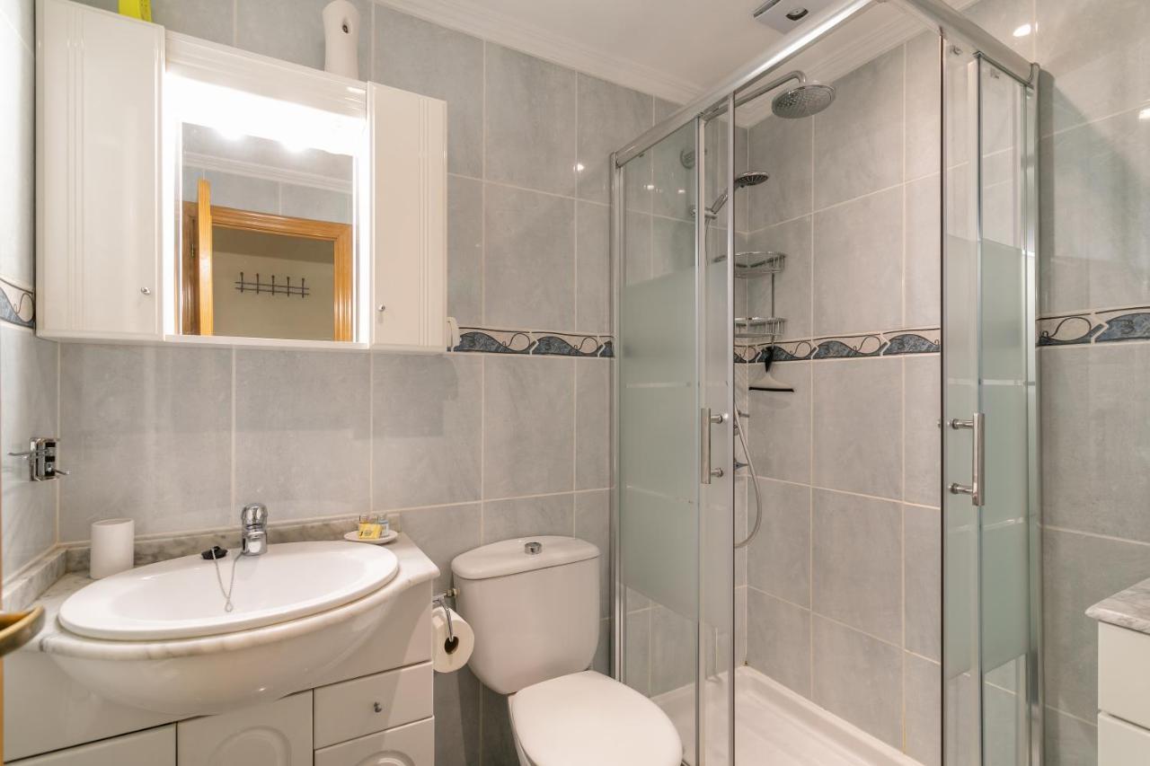 Heads 2 Holiday Homes Apartment Villamartin  Buitenkant foto