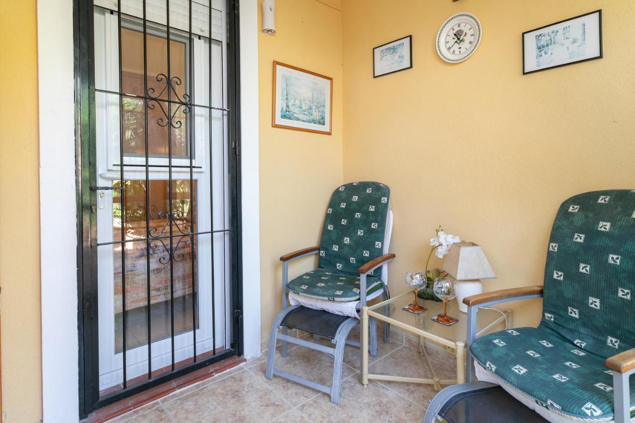 Heads 2 Holiday Homes Apartment Villamartin  Buitenkant foto